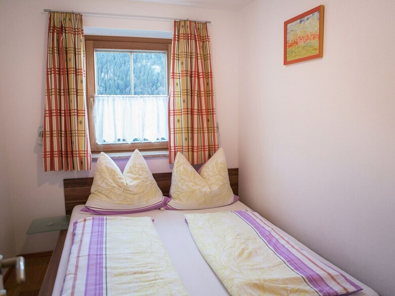 Luxurious Mansion In S�ll Near Forest