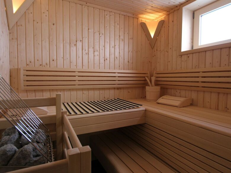 Chalet In Kaprun With Jacuzzi, Sauna, Balcony, Terrace