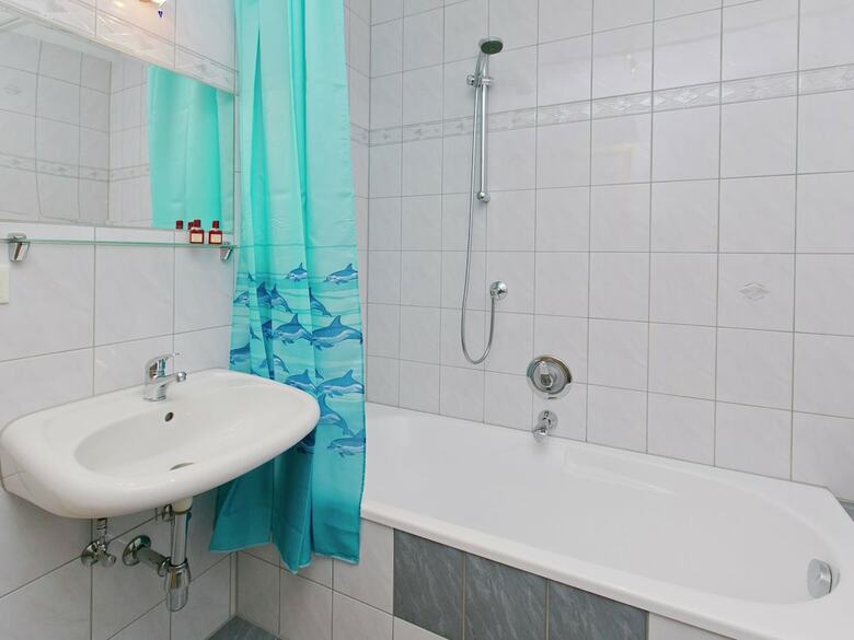 Spacious Apartment In Wenns Near Ski Area