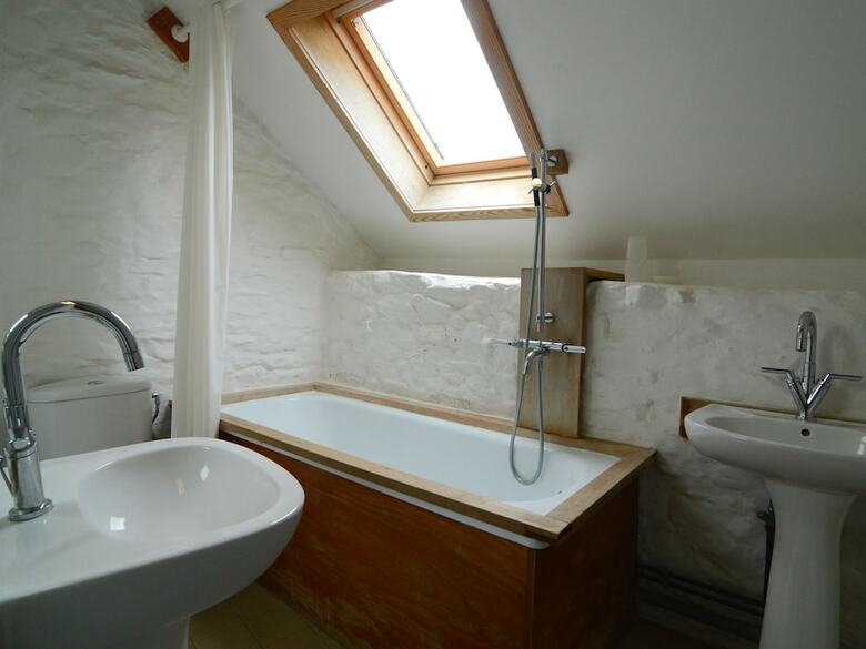 Romantic Cottage In Ferri�res With Barbecue