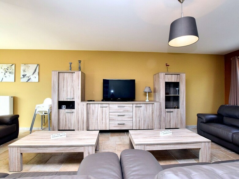 Beautiful Holiday Home In Hasti�re Near Forest