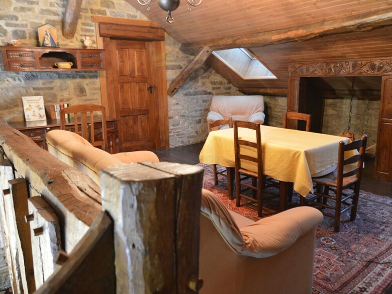 Charming Holiday Home In Halleux With Garden