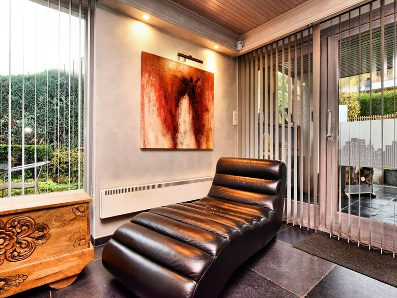 Luxurious Holiday Home With Jacuzzi And Sauna In Houffalize