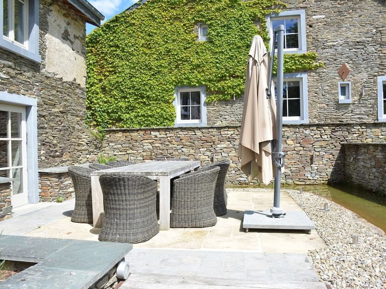 Cozy Holiday Home In Bi�vre With Pond