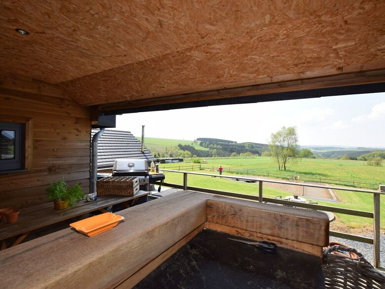 Comfortable And Spacious Apartment With Cosy Terrace And Fabulous View