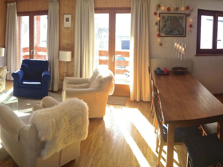 Cozy Apartment With Balcony In La Tzoumaz