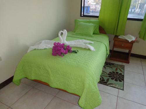 Hostal Casa Cascada Suites- Galapagos