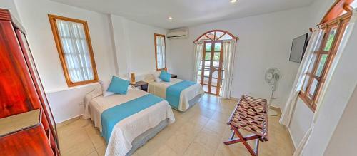 Galapagos Suites Bed & Breakfast