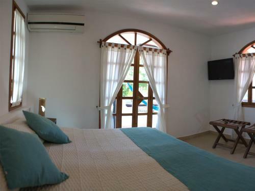 Galapagos Suites Bed & Breakfast