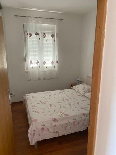 Apartments Mladenka 20m From Marina!