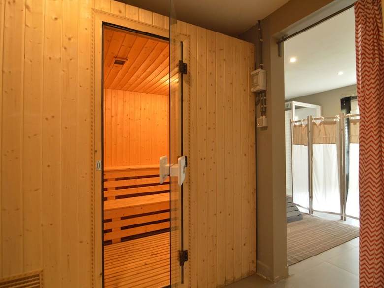 Luxurious Holiday Home In Francorchamps With Sauna
