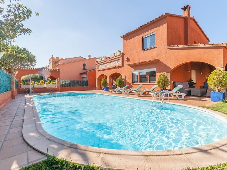 Cozy Holiday Home In Girona With Swimming Pool