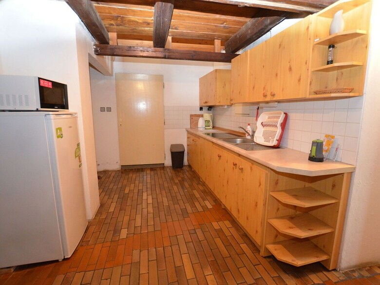 Authentic Log Cabin With Fireplace. Only 300m To The Ski Slope, Unobstructed View!