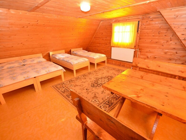 Authentic Log Cabin With Fireplace. Only 300m To The Ski Slope, Unobstructed View!