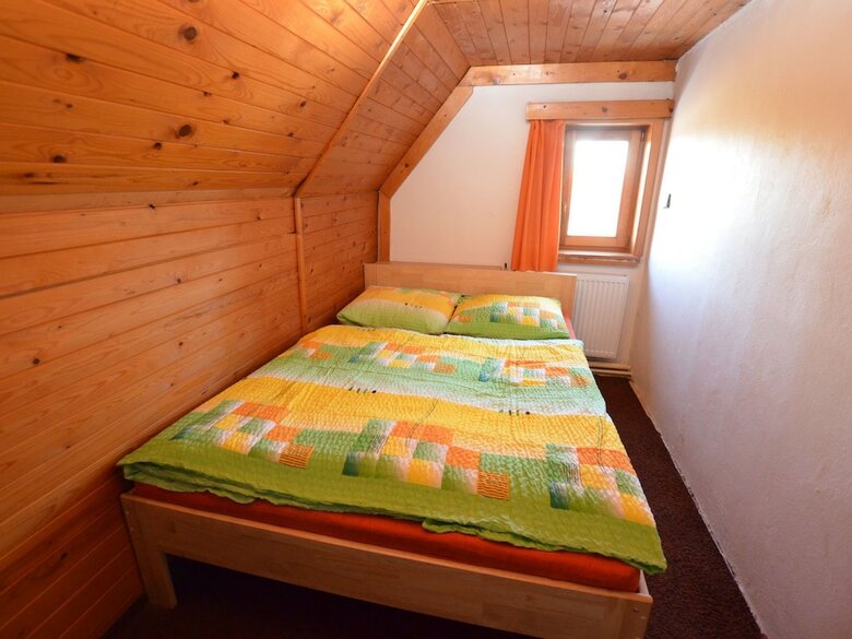 Authentic Log Cabin With Fireplace. Only 300m To The Ski Slope, Unobstructed View!