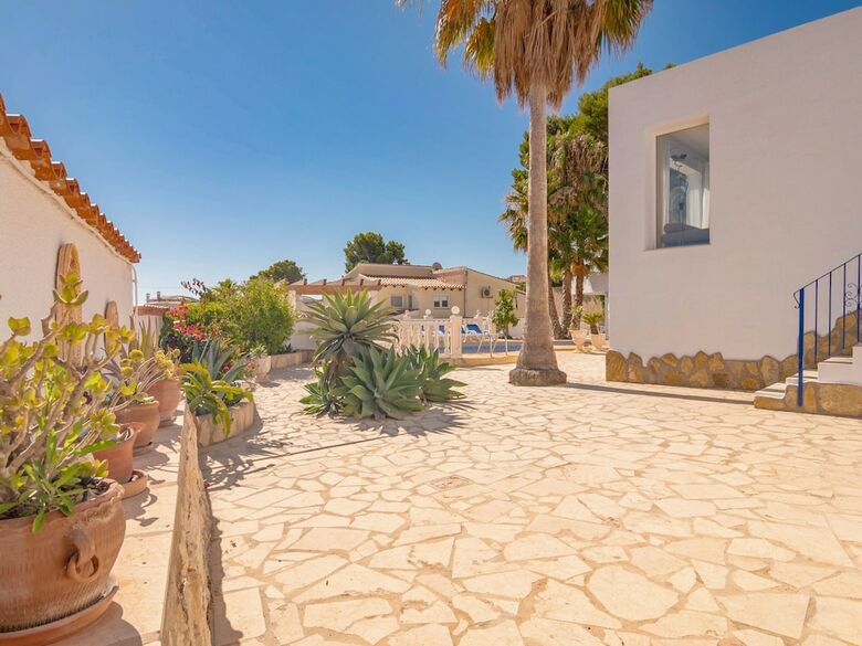 Unique Location, This Villa Is Completely Renovated Ready From June 18, 2018