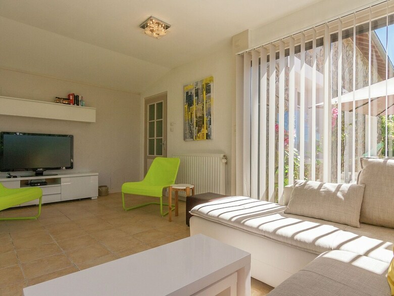 Sunlit Holiday Home In Meilhards With Private Pool