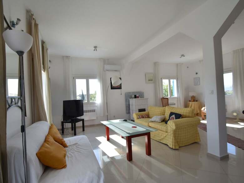 Beautiful Villa With Private Swimming Pool In Beaufort