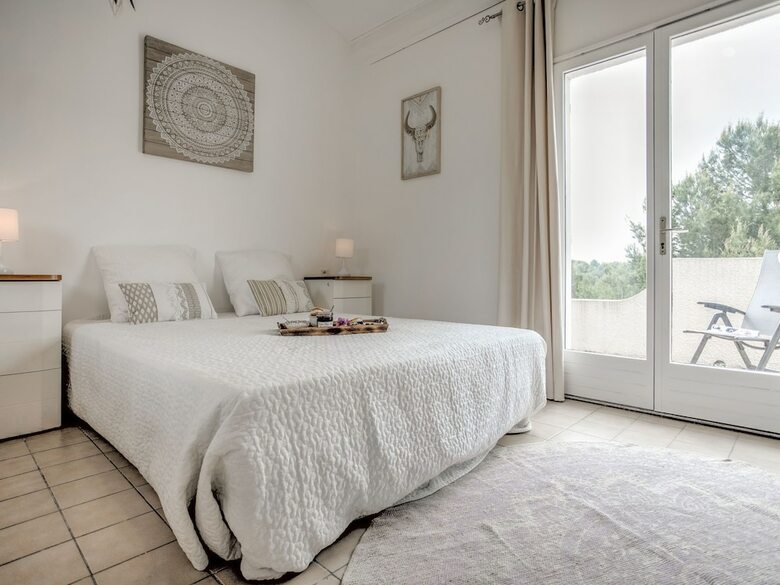 Alluring Villa In Pouzols-minervois With Pool
