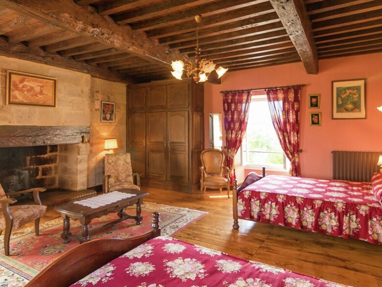 16th Century Tower With Large Garden And Beautiful Views