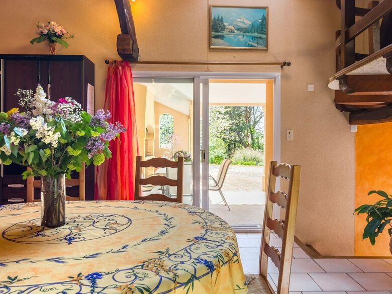 Rural Holiday Home With Beautiful Forest, Not Far From P�rigueux