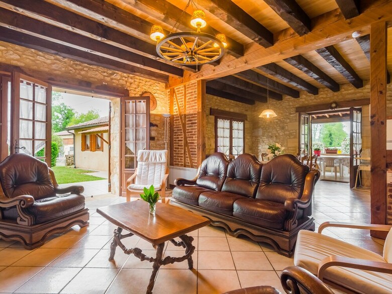 Vintage Home In Siorac-en-p�rigord With Pool