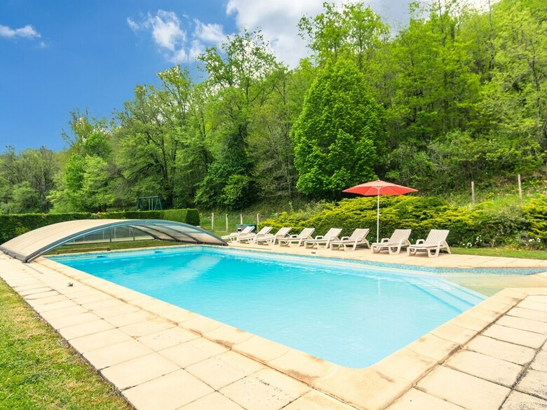 Vintage Home In Siorac-en-p�rigord With Pool