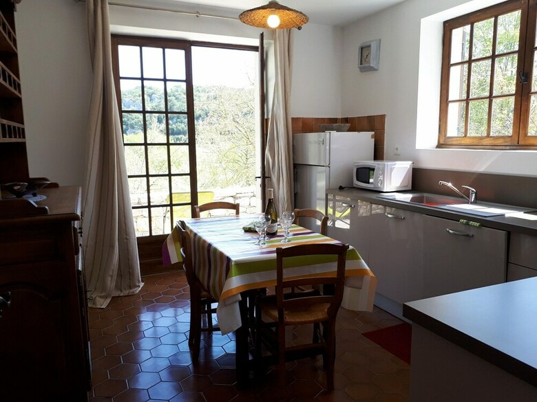 Cozy Holiday Home In Montclus With River Near