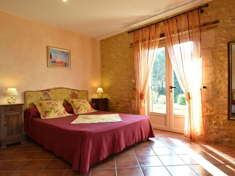 Cozy Holiday Home In Coux-et-bigaroque With A Private Pool