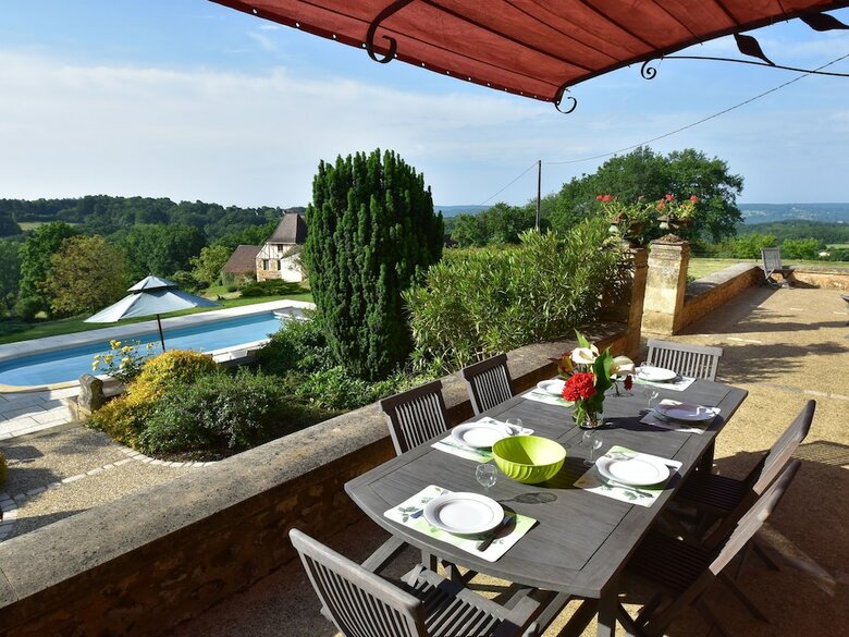 Cozy Holiday Home In Coux-et-bigaroque With A Private Pool