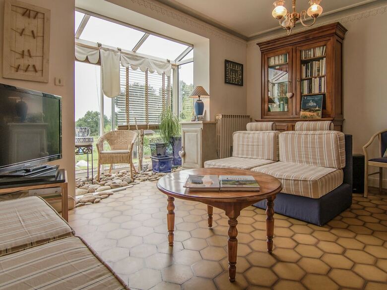 Cozy Villa In Saint-bonnet-la-rivi�re With Swimming Pool