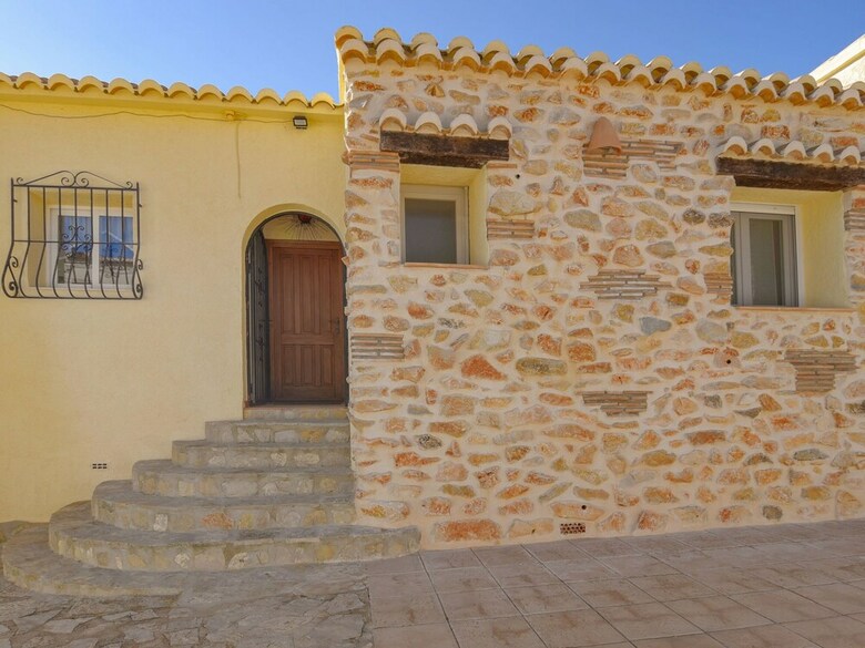 Lush Villa With Swimming Pool In Benitachell