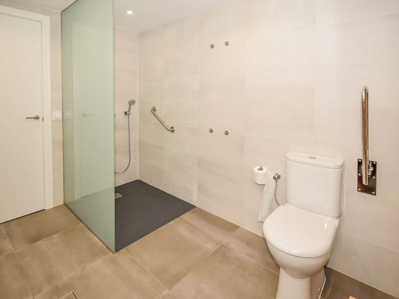 Authentic, Modern And Wheelchair Friendly Holiday Home With Private Pool