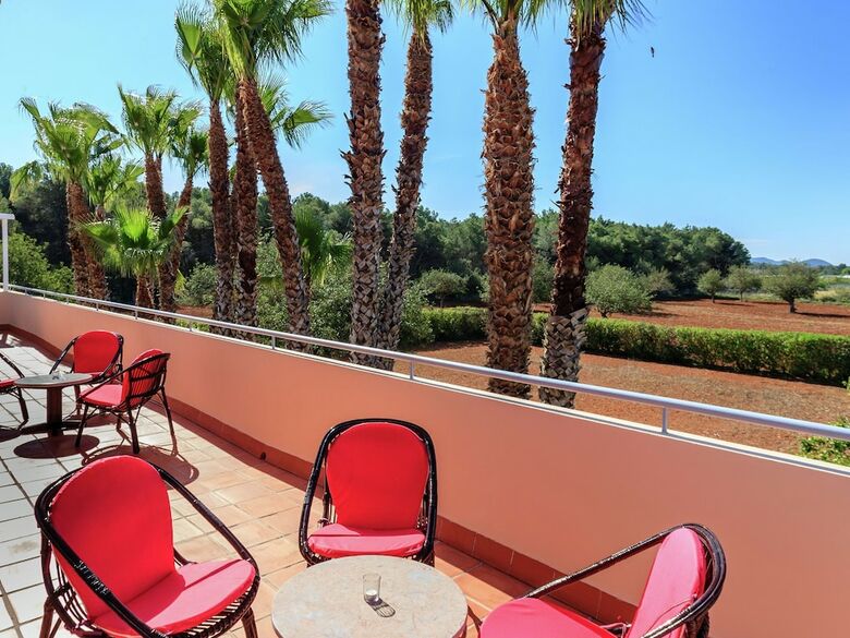 Peaceful Villa On Balearic Islands With Swimming Pool