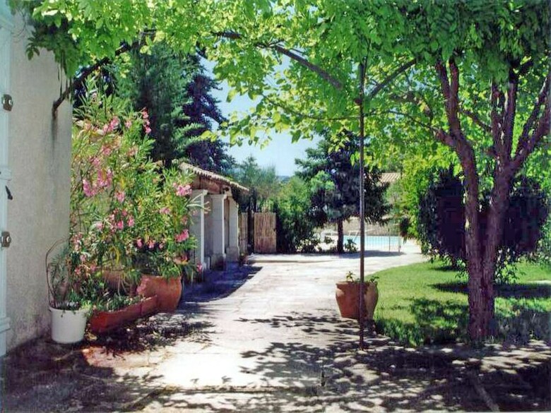 Cozy Holiday Home With Private Swimming Pool In Provence