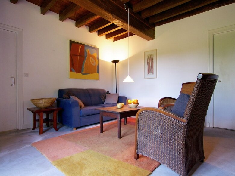 Charming Cottage In Ladignac-le-long With Garden
