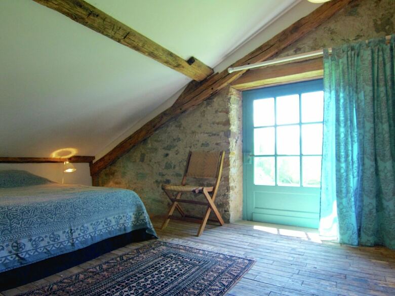 Charming Cottage In Ladignac-le-long With Garden