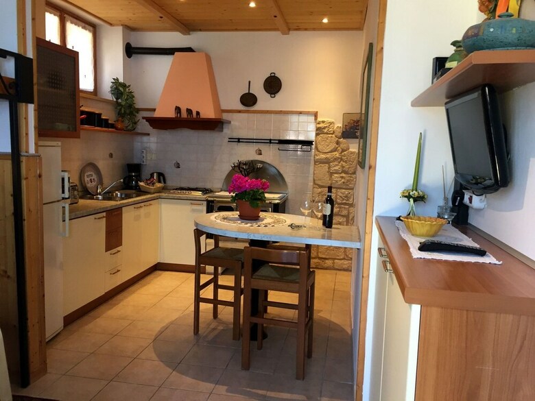 Modern Apartment In Brenzone With Terrace