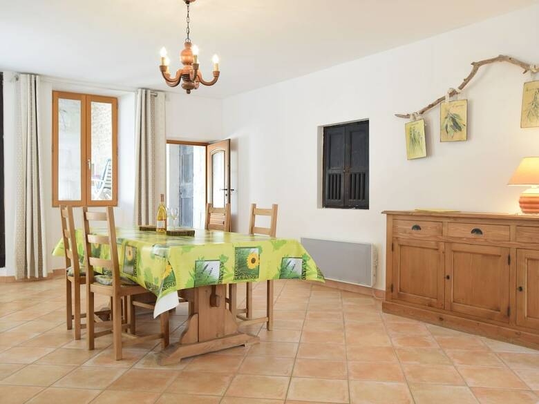 Charming Holiday Home In Montclus With Terrace
