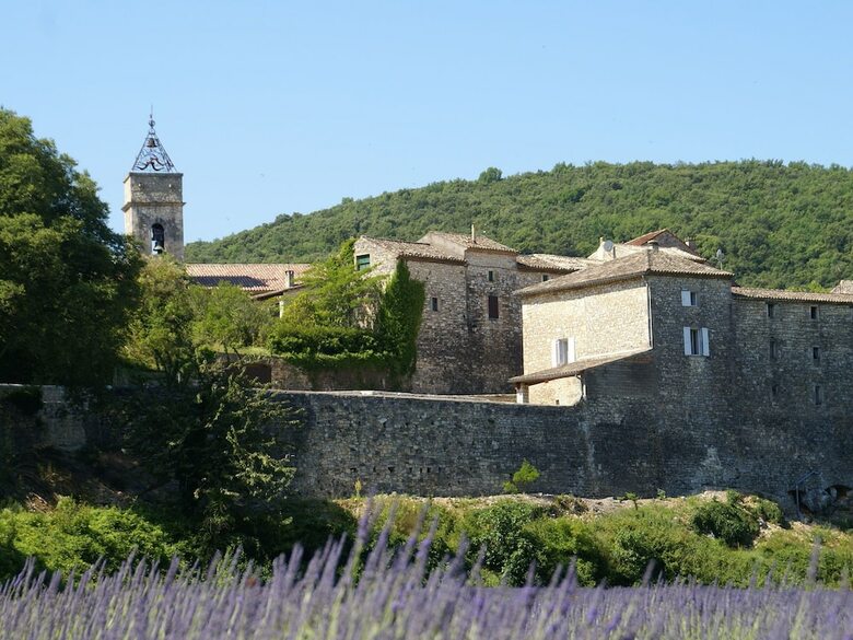 Charming Holiday Home In Montclus With Terrace
