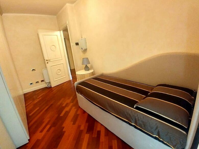 Luxurious Villa In Lombardy With Garden And Jacuzzi