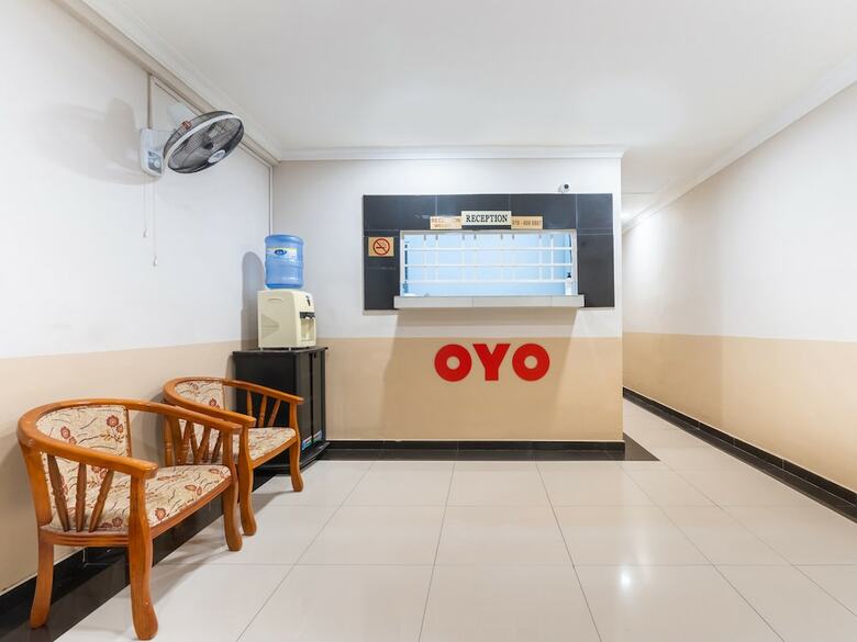 Oyo 89844 Green Villa Hotel