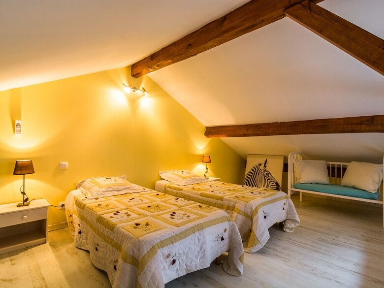 Quaint Holiday Home In Blanquefort-sur-briolance With Pool