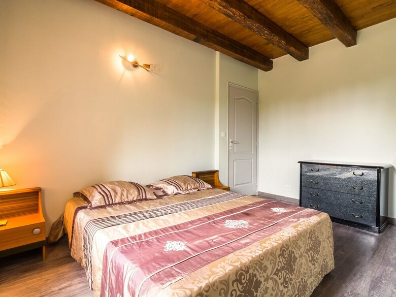 Quaint Holiday Home In Blanquefort-sur-briolance With Pool