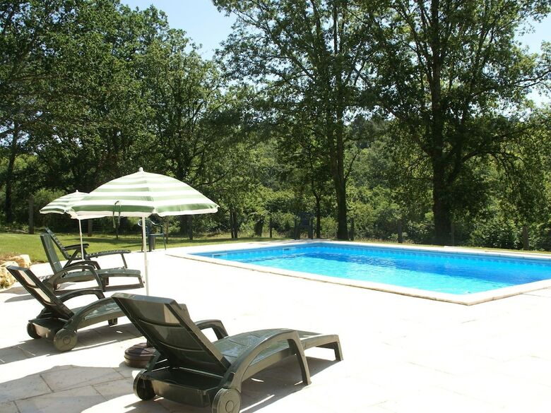 Quaint Holiday Home In Blanquefort-sur-briolance With Pool