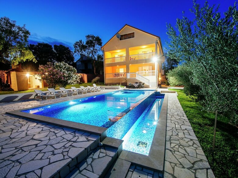 Extraordinary Private Estate With 2 Detached Houses, 2 Beautiful Infinity Pools