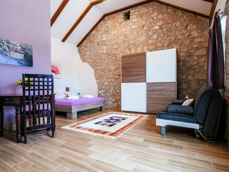 Extraordinary Private Estate With 2 Detached Houses, 2 Beautiful Infinity Pools