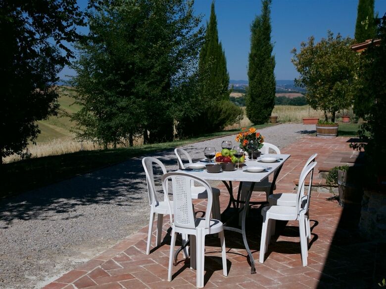 Exquisite Farmhouse In Tuscany With Swimming Pool