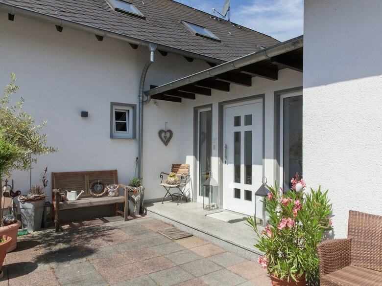 Modern Apartment In Mosel With Garden