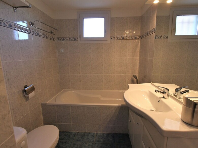 Cosy Holiday Home In Arles With Pool